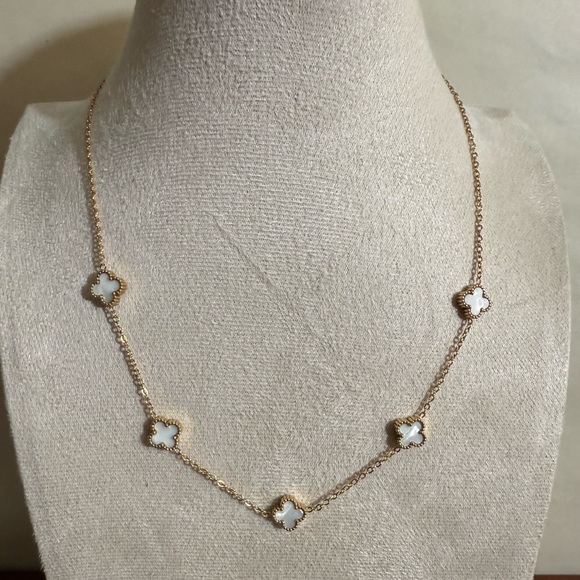 Jewelry - NWT Women’s Gold Stainless Steel 5 White Motif Necklace Minimalist Clover Gift